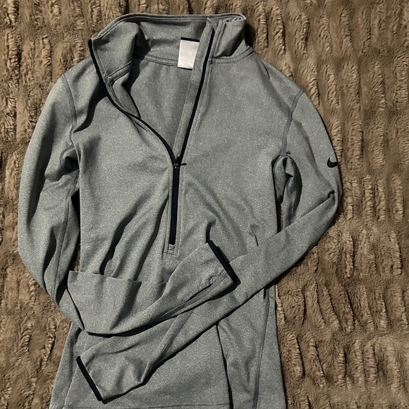 Nike Gray Women's Sweatshirt - Picture 1 of 1